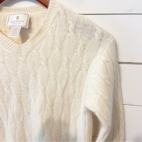 Express Tricot | Women’s Cream Angora/ Lambswool Cable knit Sweater Small - Picture 5 of 7